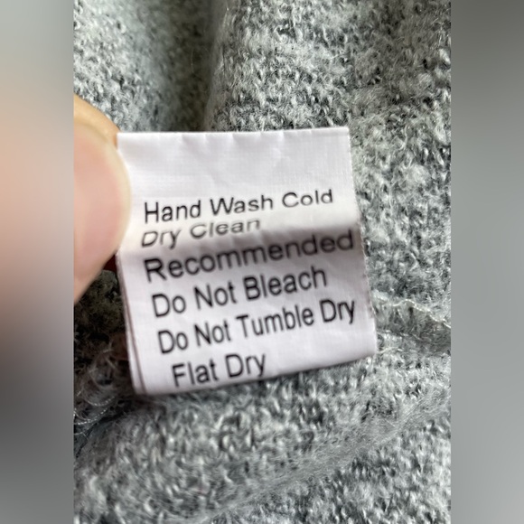 Piko Envi Free Fashion Gray Women V Neck Sweater Size Medium - Picture 8 of 8